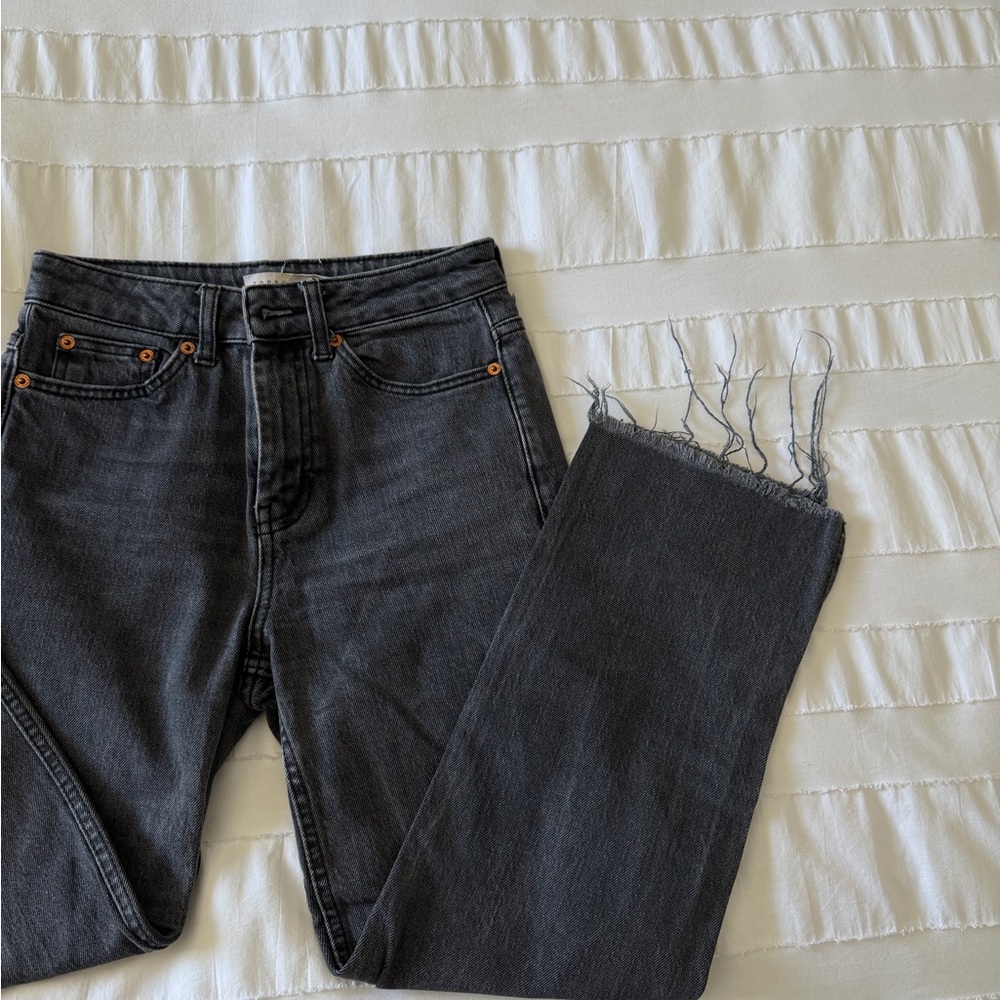 Topshop Black Straight Leg Jeans – High Rise Cropped Raw Hem W25